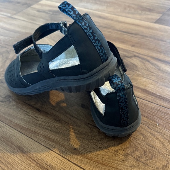 JBU Women's Black Cutout Flats - Picture 3 of 4